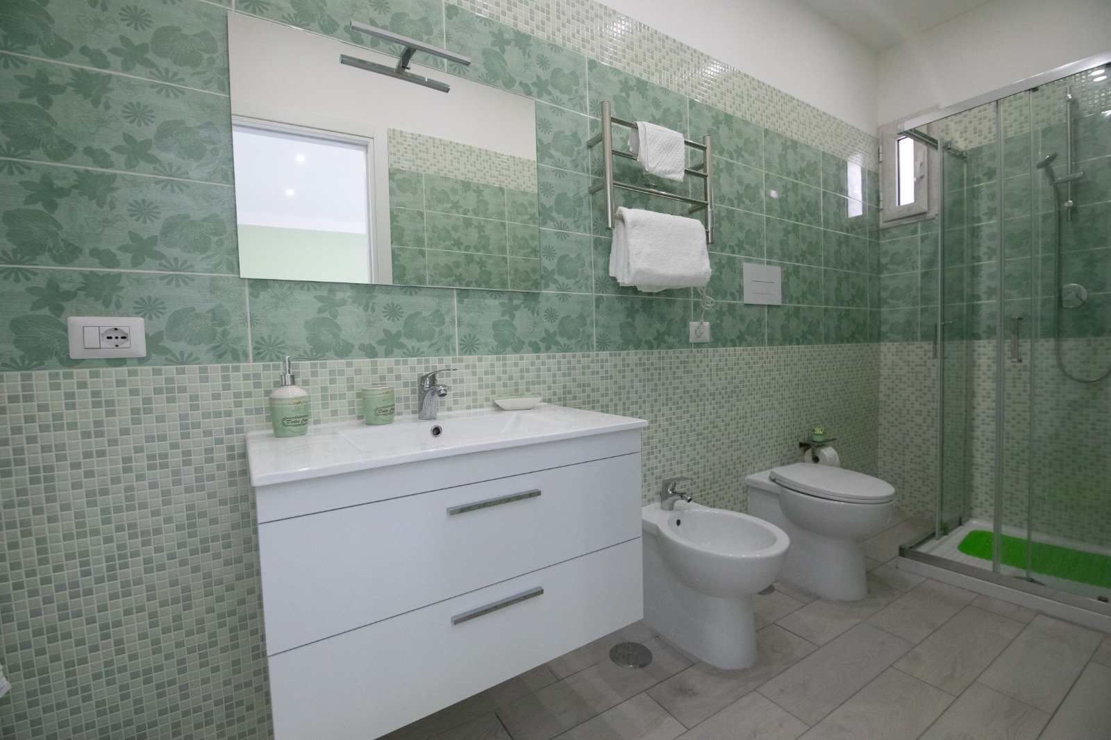 Bagno privato completo con doccia