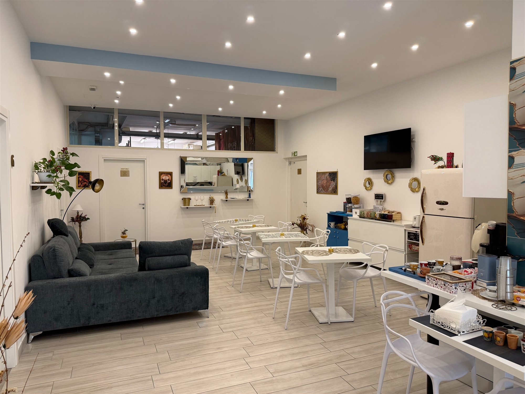 Sala colazione e angolo buffet di Gloves Rooms